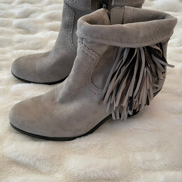 booties - Picture 1 of 6